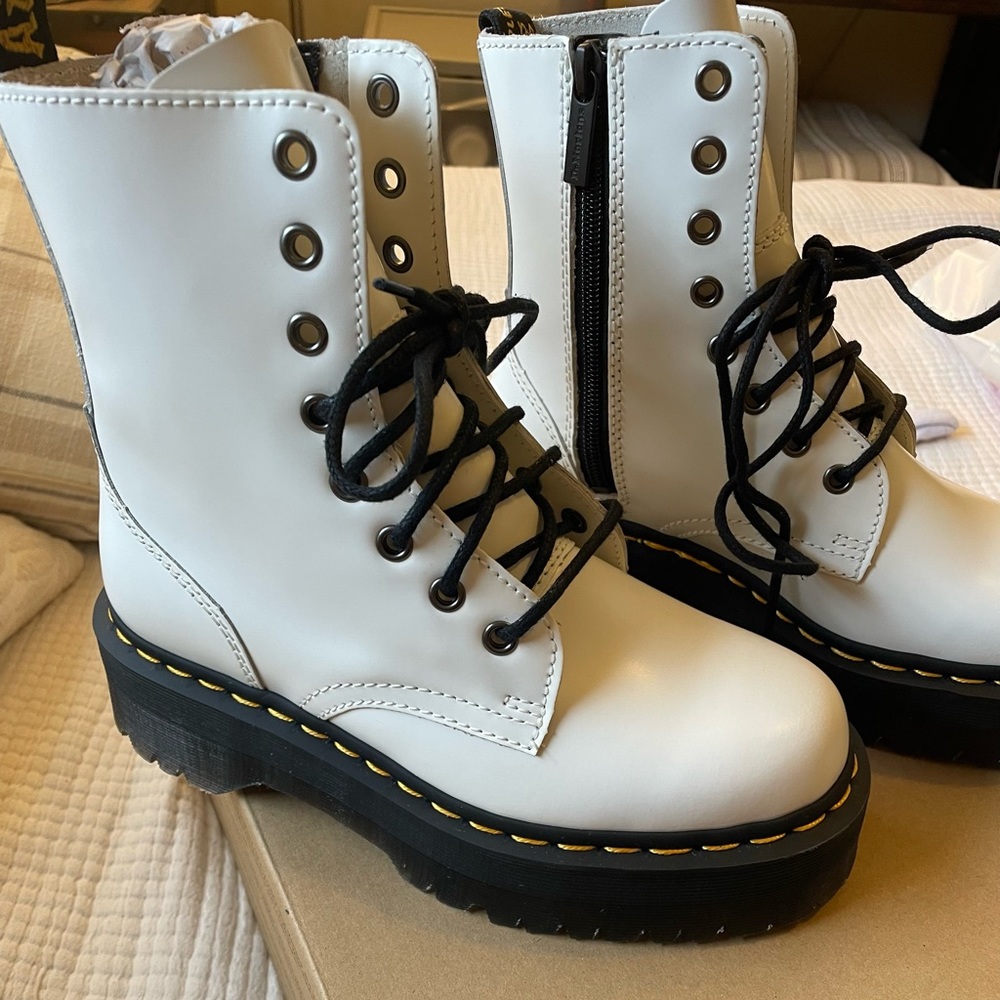 New Jadon Doc Martens - Picture 1 of 4